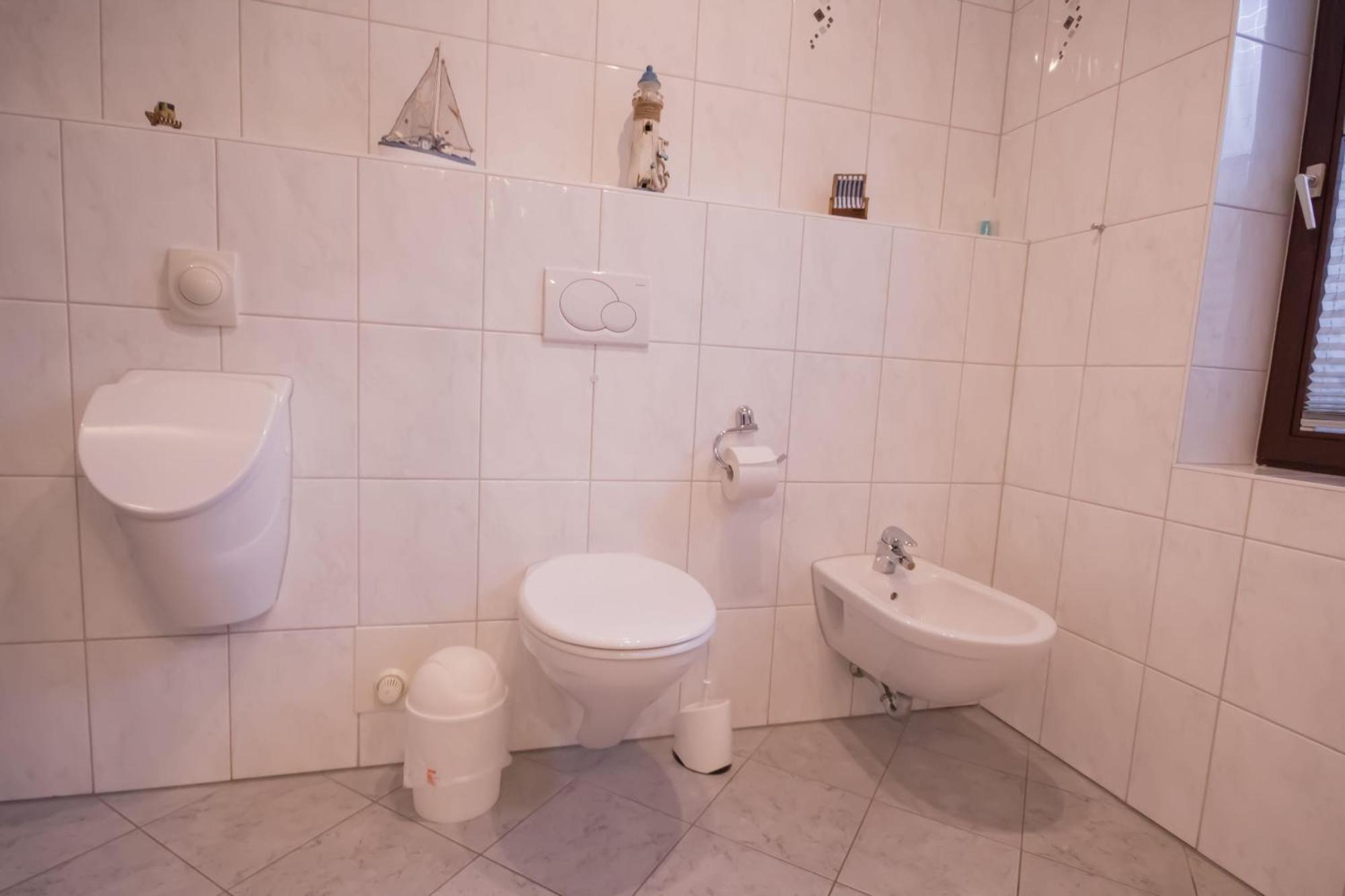Haus Lily Nr.02 Bis Zu 6 Personen Davon Max. 2 Kinder Busum Exterior photo