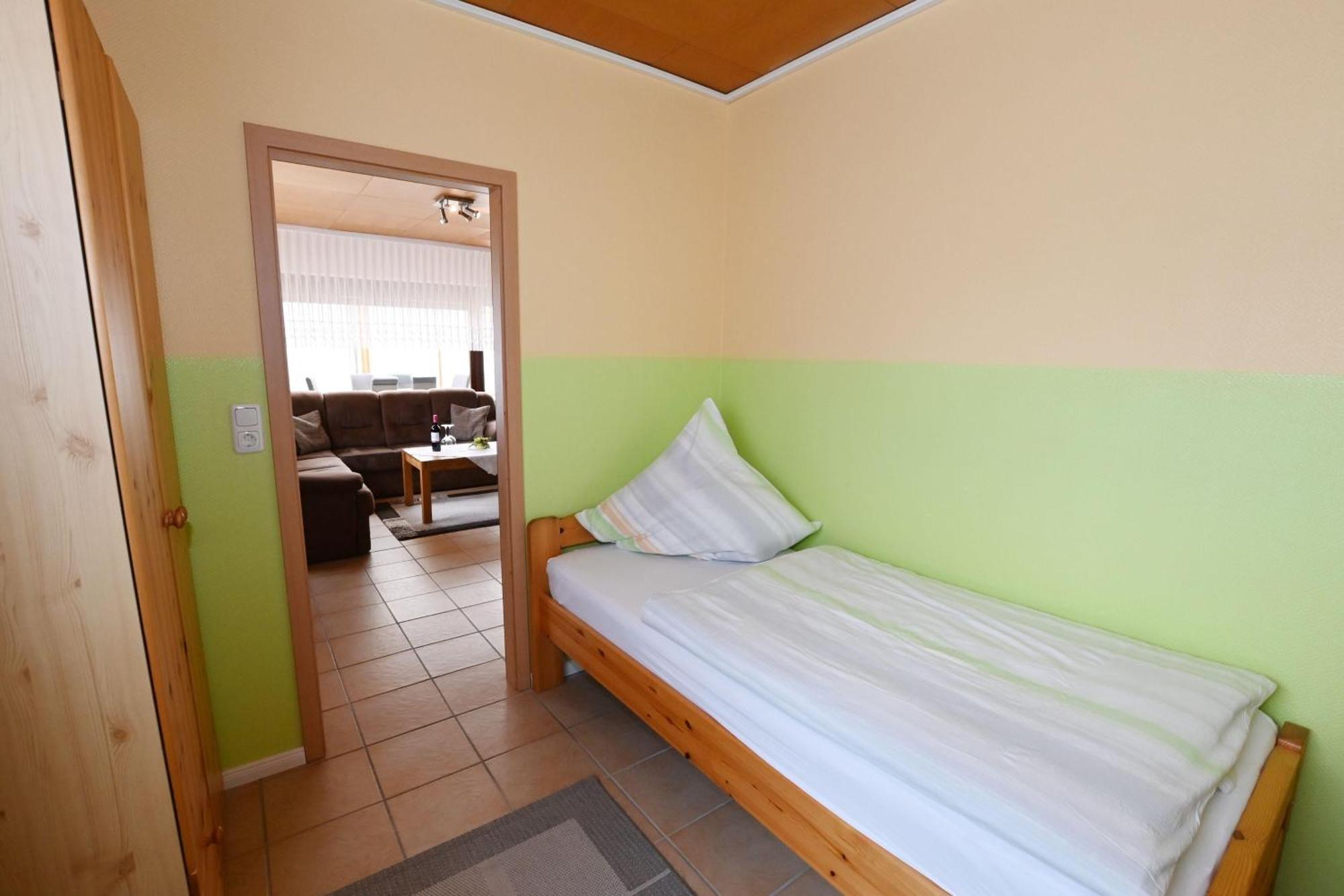 Haus Lily Nr.02 Bis Zu 6 Personen Davon Max. 2 Kinder Busum Exterior photo