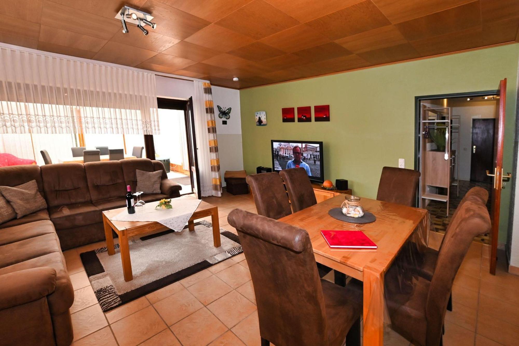 Haus Lily Nr.02 Bis Zu 6 Personen Davon Max. 2 Kinder Busum Exterior photo